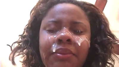 سیاہ برازیل لڑکی ایک بڑے ڈک کے ساتھ مقعد جنسی کے بعد اس کے چہرے پر ایک سہ ہو جاتا ہے
