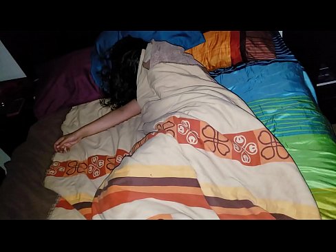 ❤️ سوتیلی ماں سوتی ہوئی اپنی نوجوان سوتیلی ماں کو پیٹ رہا ہے۔ ❌  ہم پر ur.shufflesex.ru
